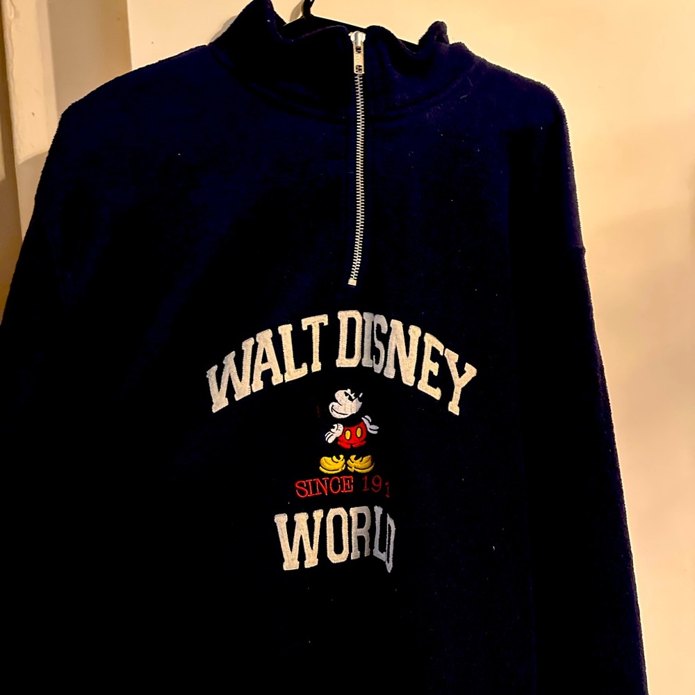 Walt disney size XL fleece 15$